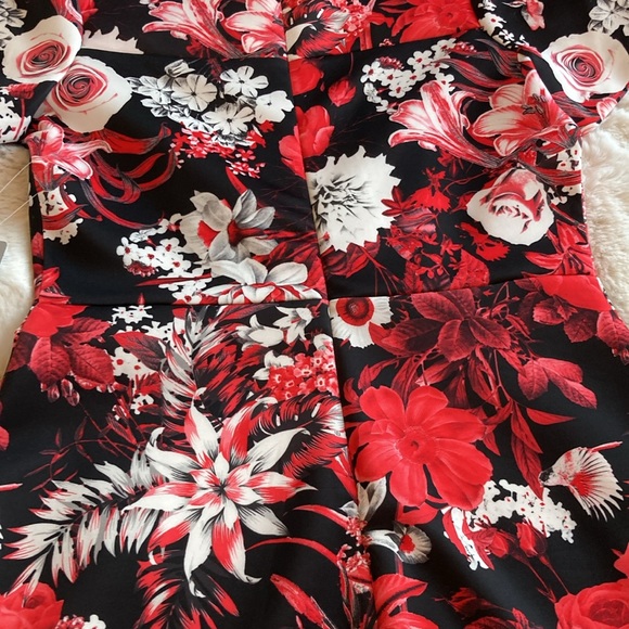 Floral midi dress. Size Medium. - Picture 10 of 15